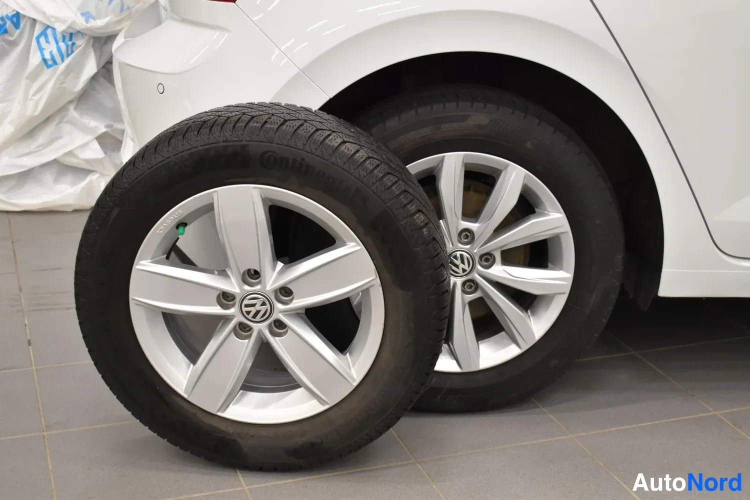 Valkoinen Volkswagen Polo 2019, yksityiskohta, kuva 13