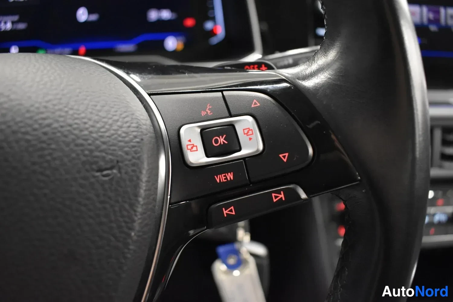 Valkoinen Volkswagen Polo 2019, yksityiskohta, kuva 18