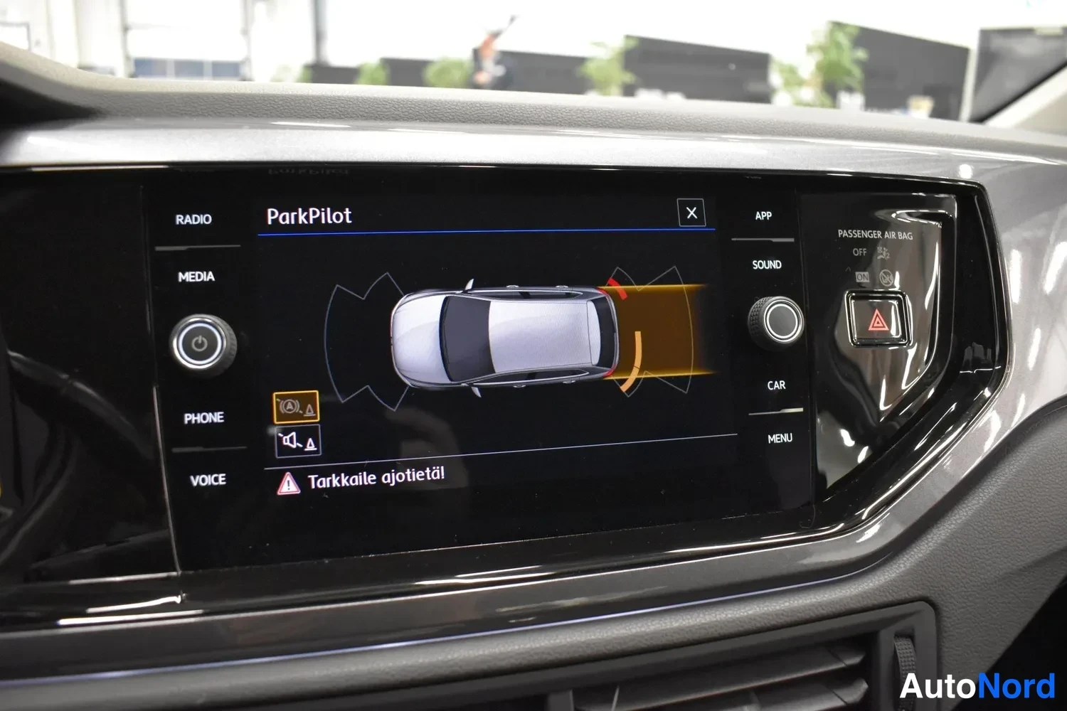 Valkoinen Volkswagen Polo 2019, yksityiskohta, kuva 19