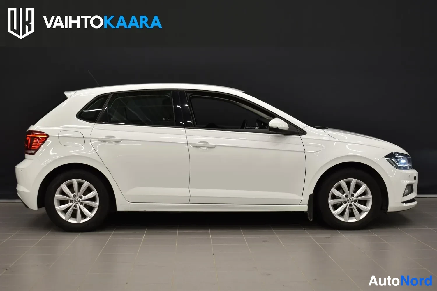Valkoinen Volkswagen Polo 2019, sivulta, kuva 5