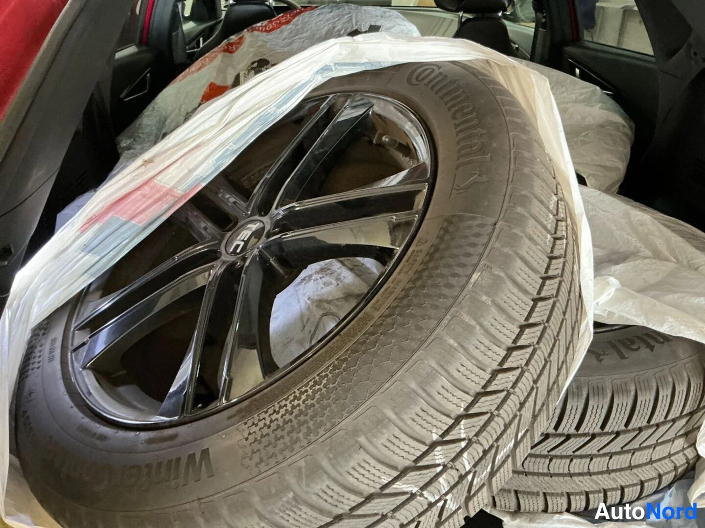 Punainen KIA EV6 GT 2023, kuva 11