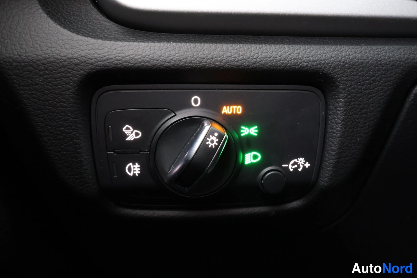 Valkoinen Audi A3 2019, yksityiskohta, kuva 27