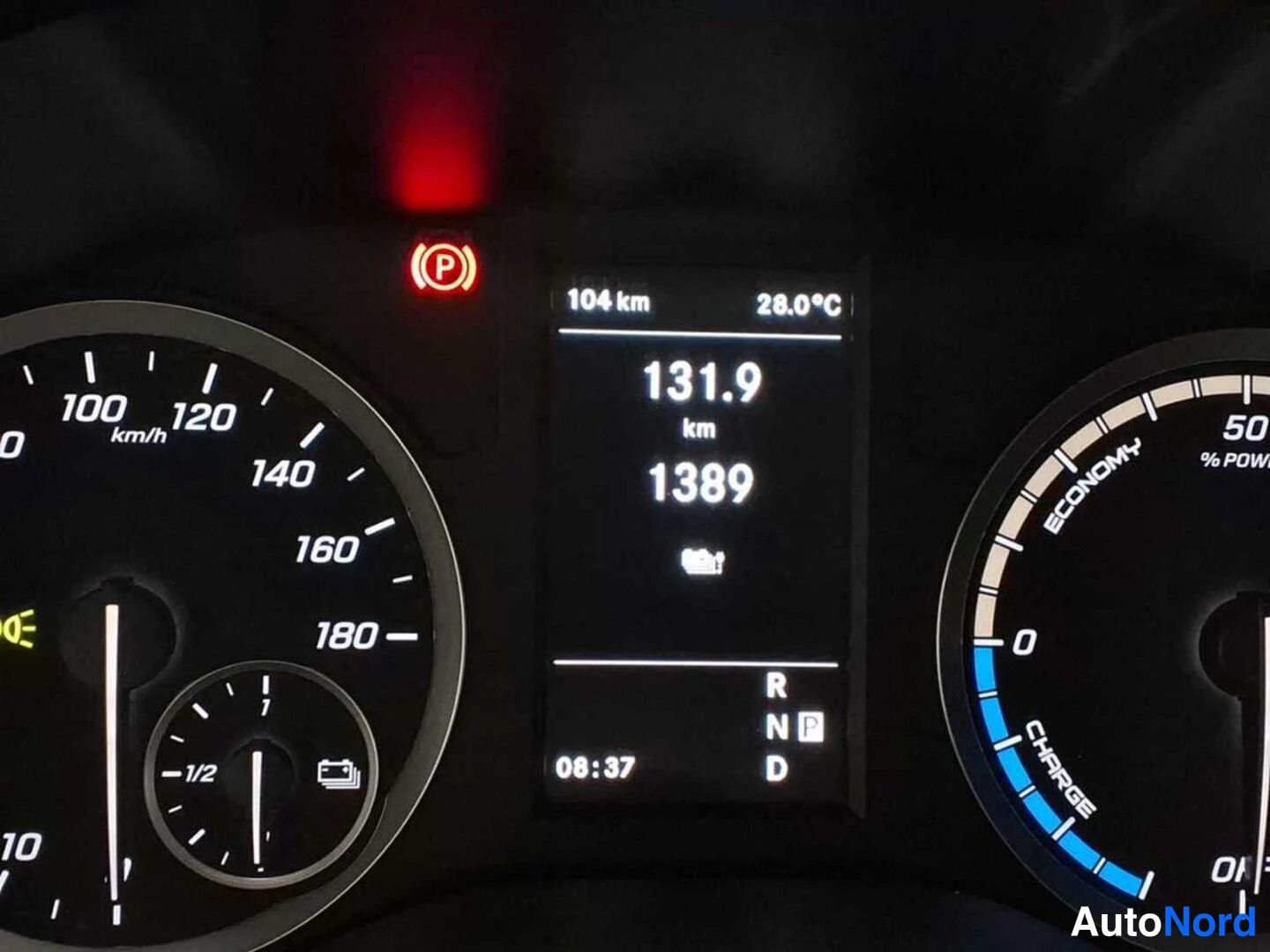 Valkoinen Mercedes-Benz eVito lang 2023, kuva 7