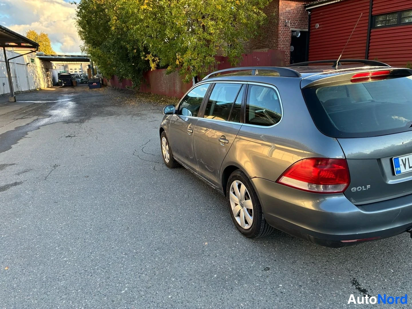 Grey Volkswagen Golf 2008, rear three-quarter, photo 10