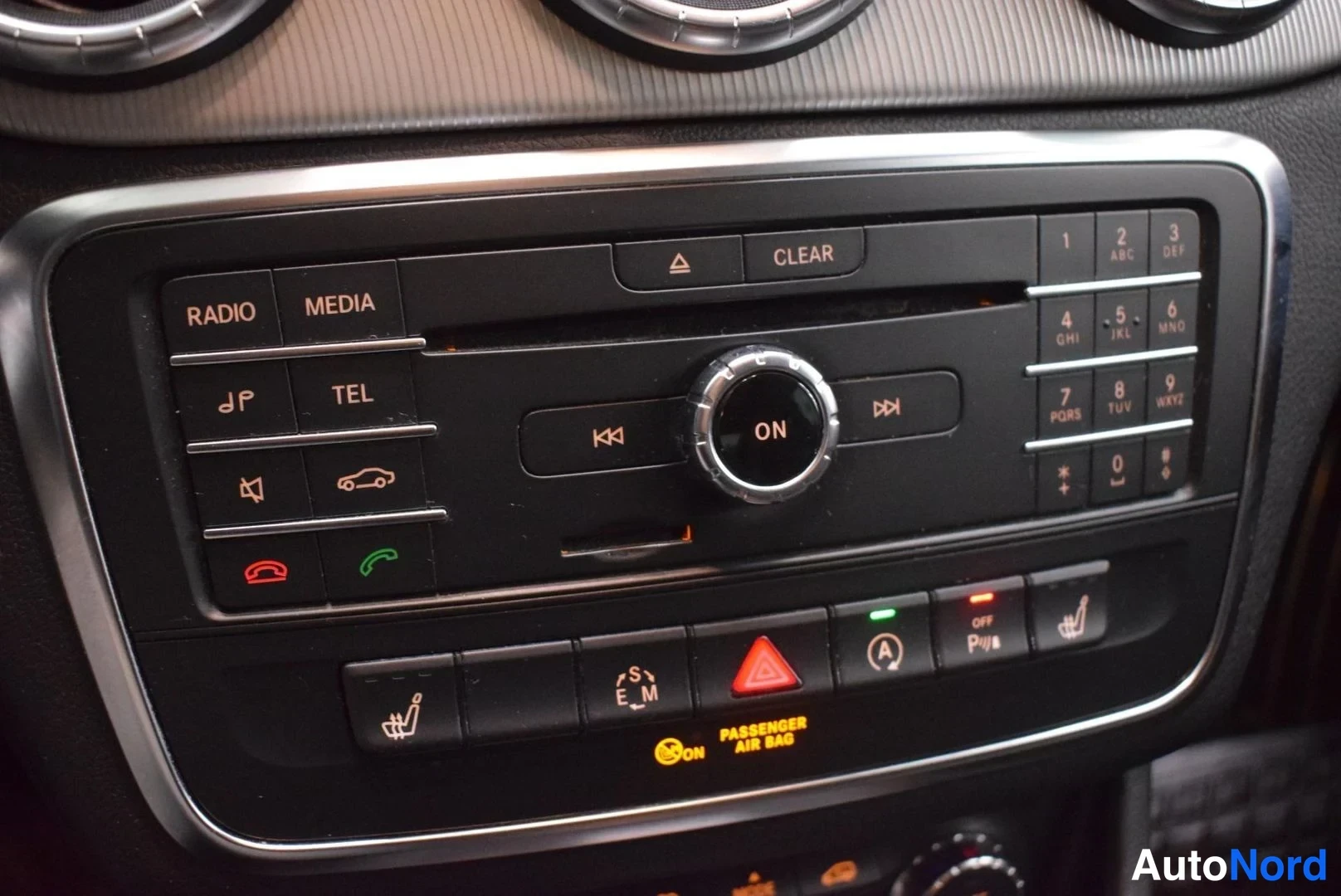 Harmaa Mercedes-Benz CLA 200 2016, yksityiskohta, kuva 21