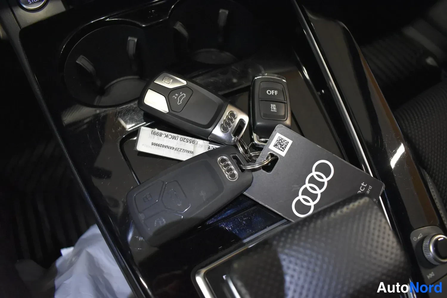 White Audi A4 2022, photo 15