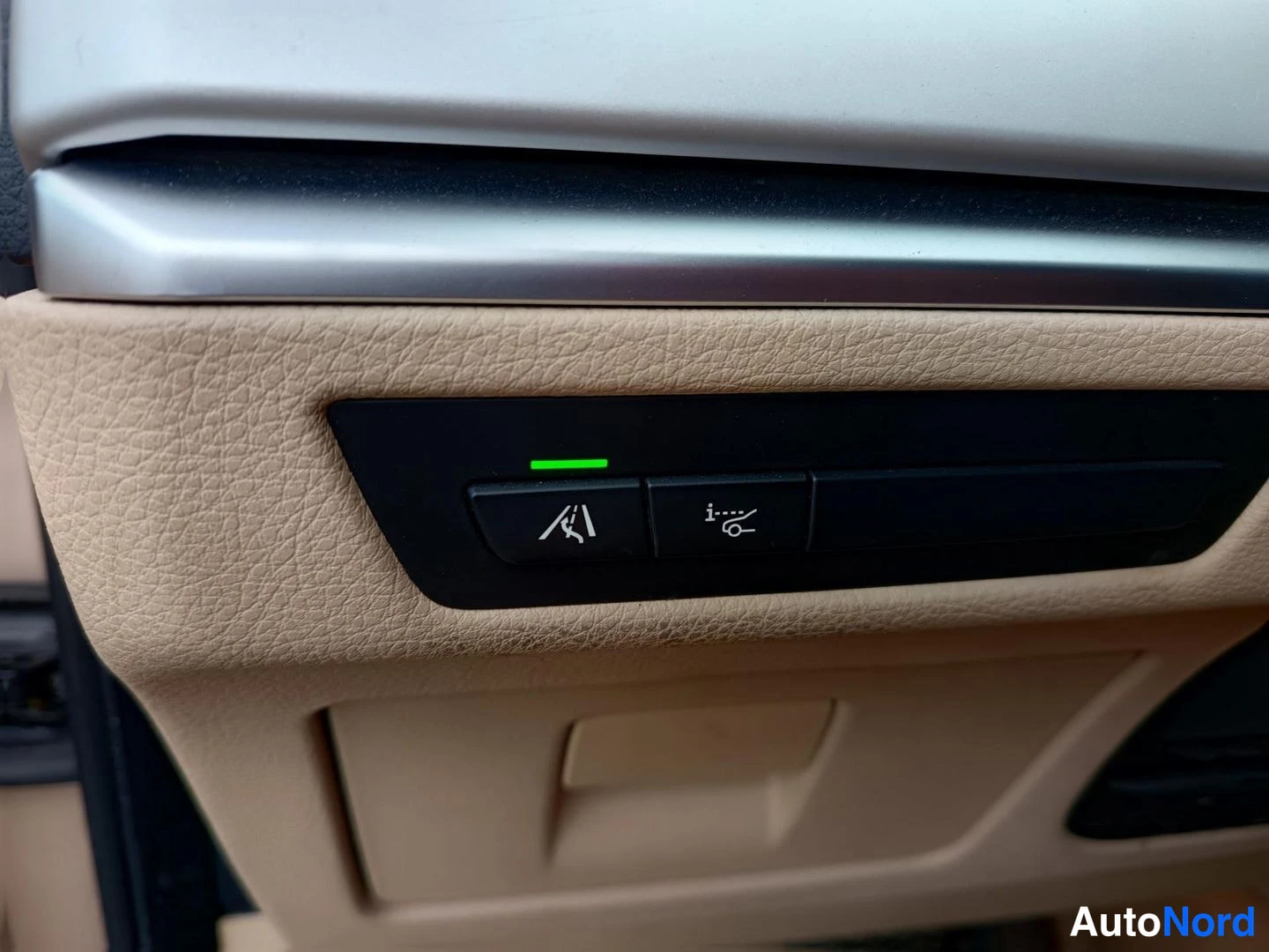 Beige BMW 530d xDrive 2011, photo 11