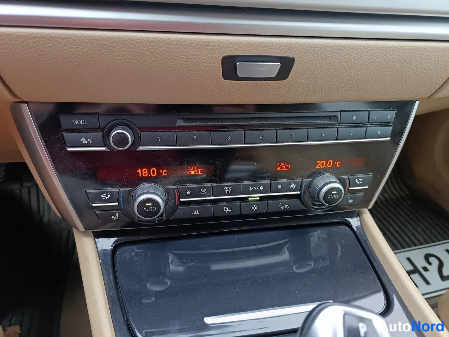 Beige BMW 530d xDrive 2011, photo 8