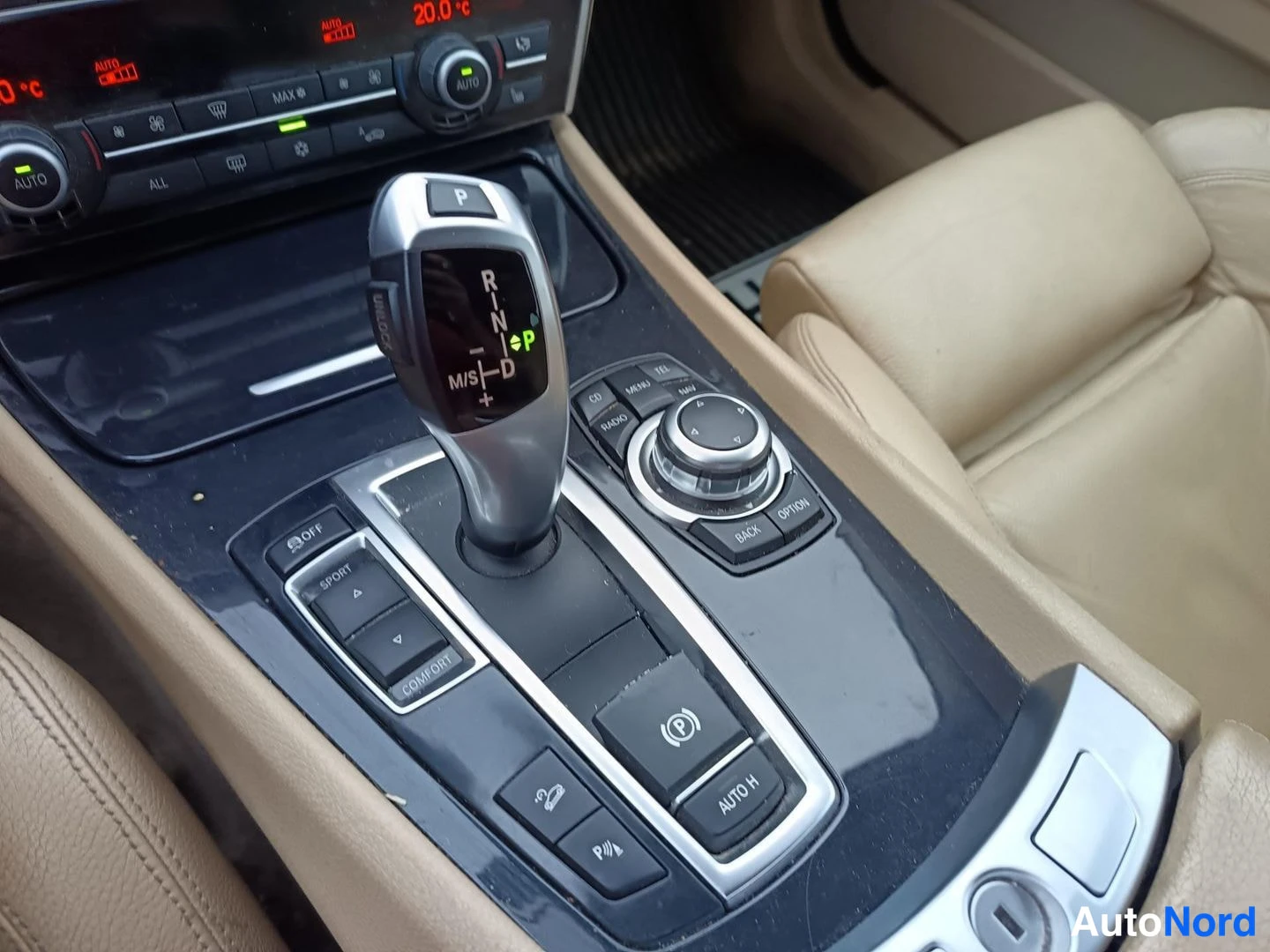 Beige BMW 530d xDrive 2011, photo 9