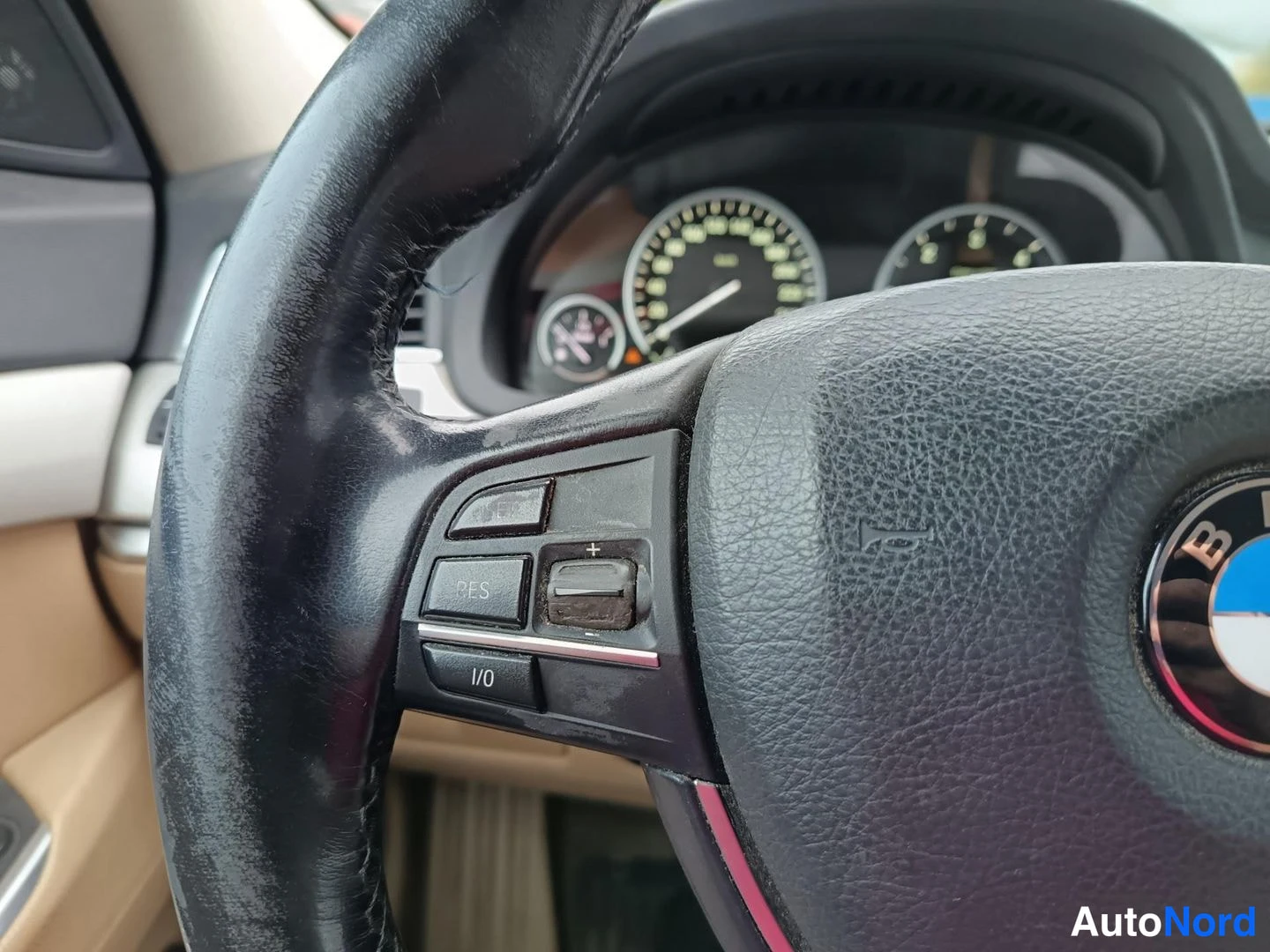 Beige BMW 530d xDrive 2011, photo 10