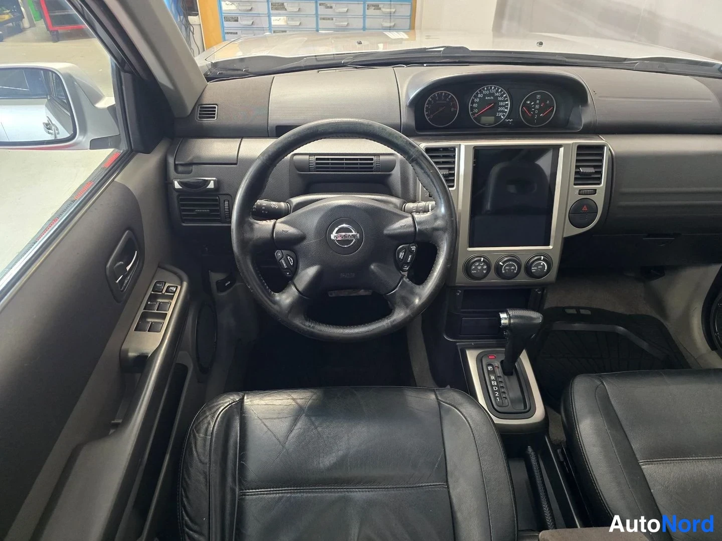 Silver Nissan X-Trail 2005, photo 6