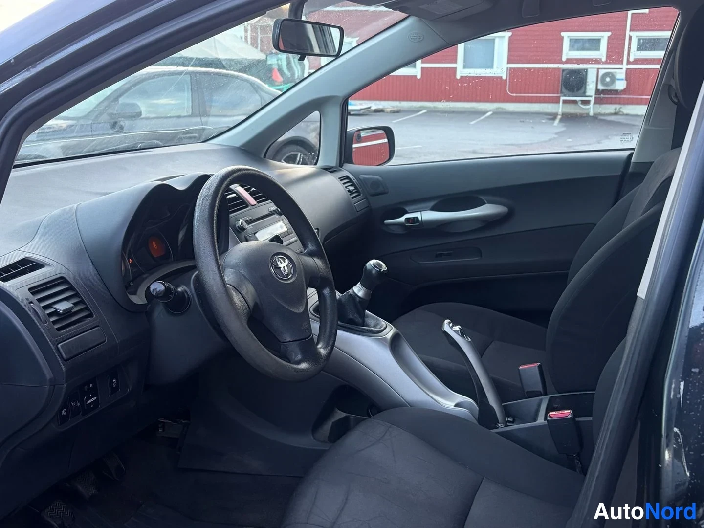 Black Toyota Auris 2007, photo 5