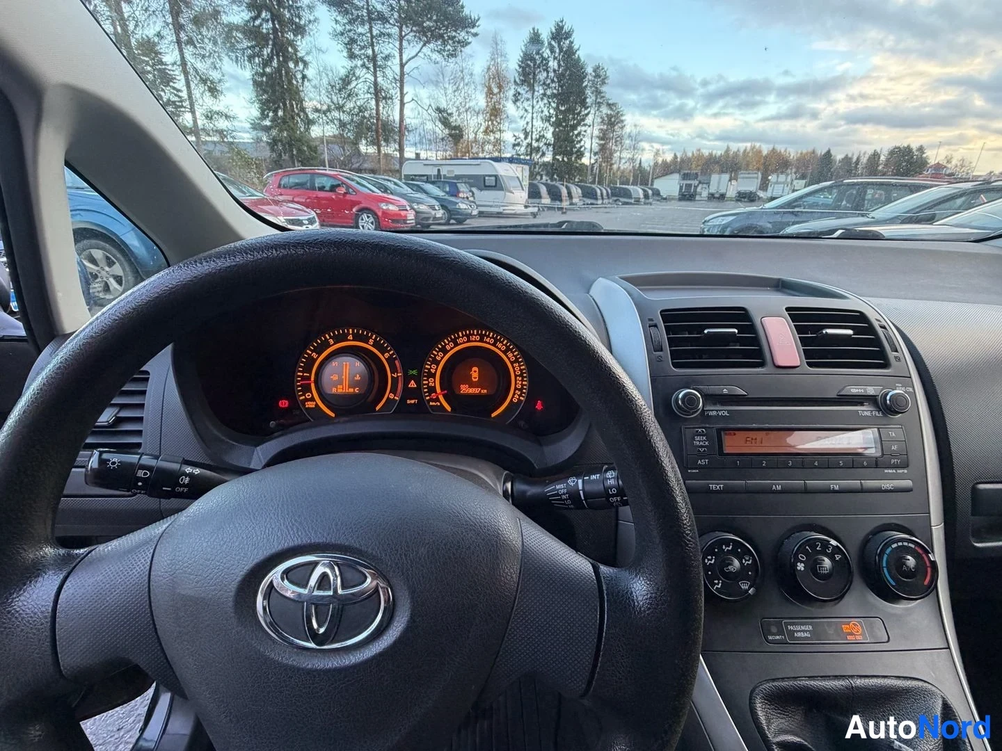 Black Toyota Auris 2007, photo 6