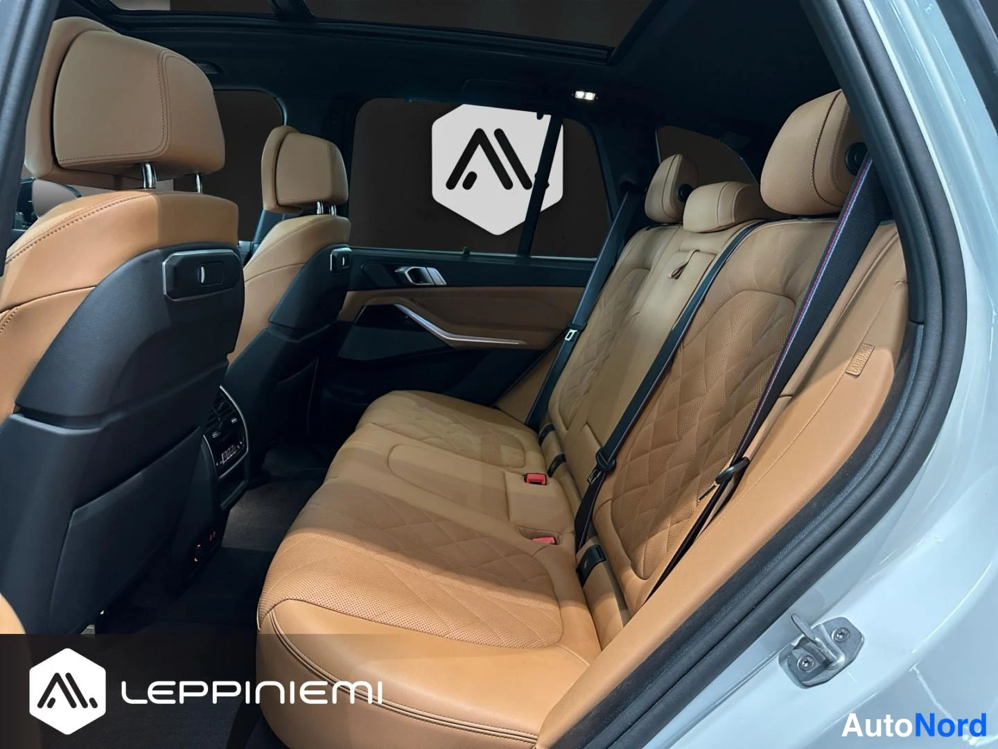 Valkoinen BMW X5 2025, kuva 7