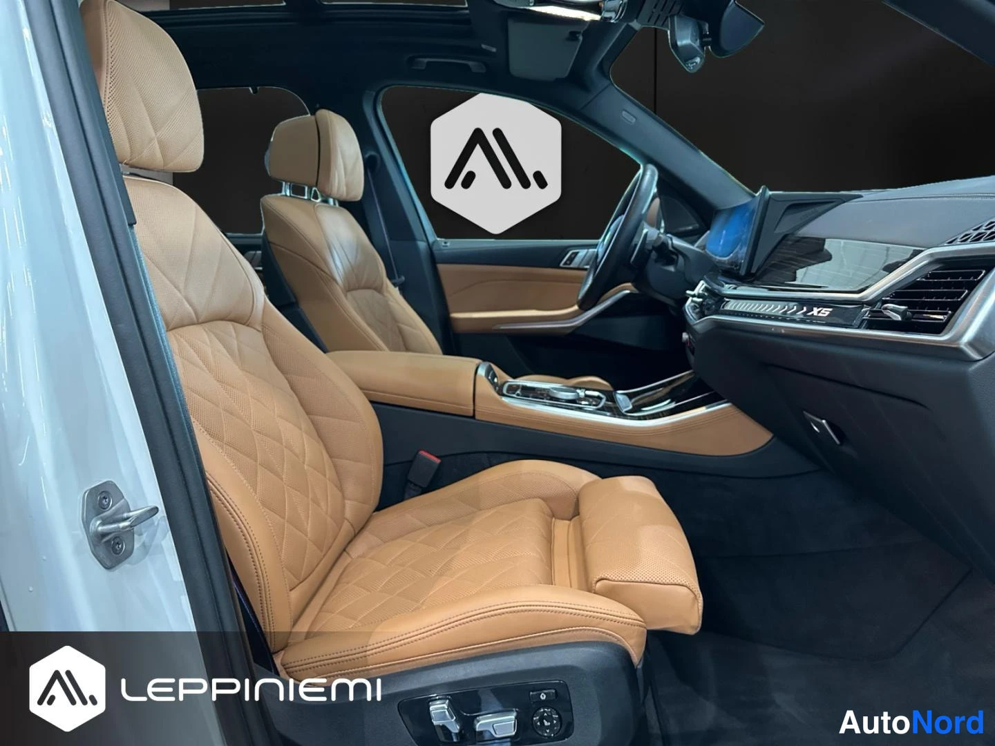 Valkoinen BMW X5 2025, kuva 8