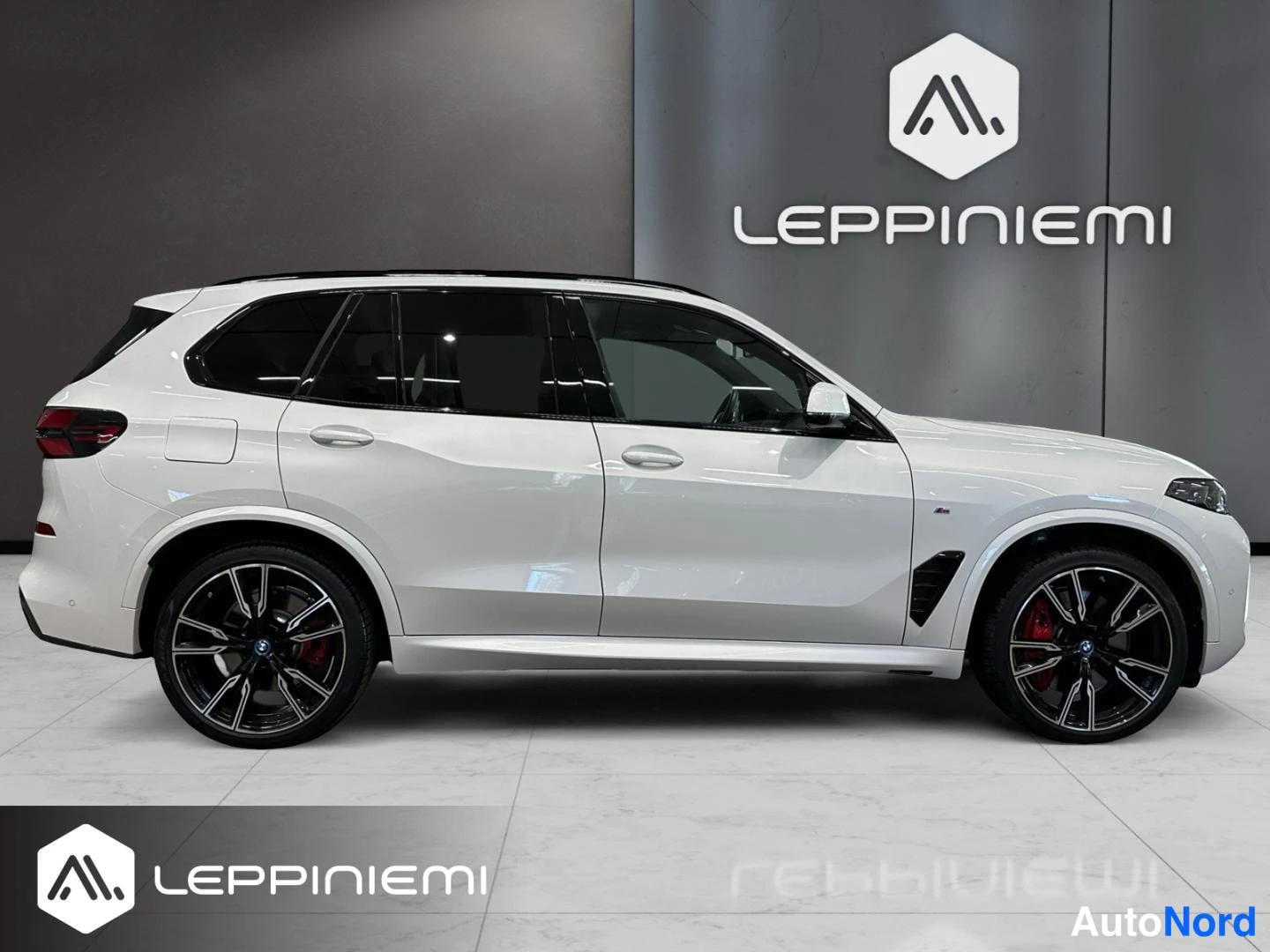 Valkoinen BMW X5 2025, kuva 12