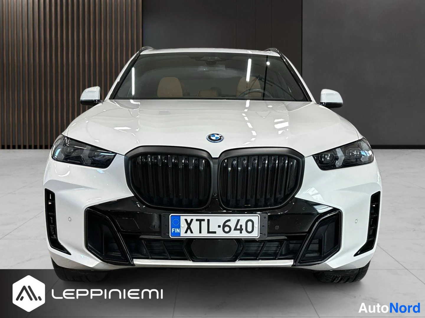 Valkoinen BMW X5 2025, kuva 14
