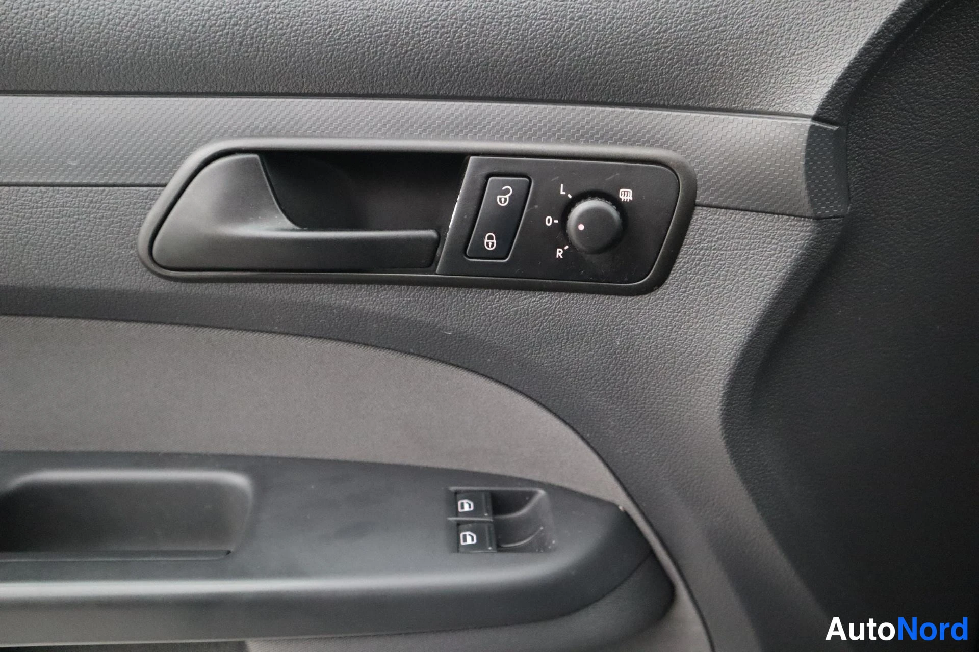 Harmaa Volkswagen Caddy 2011, kuva 17