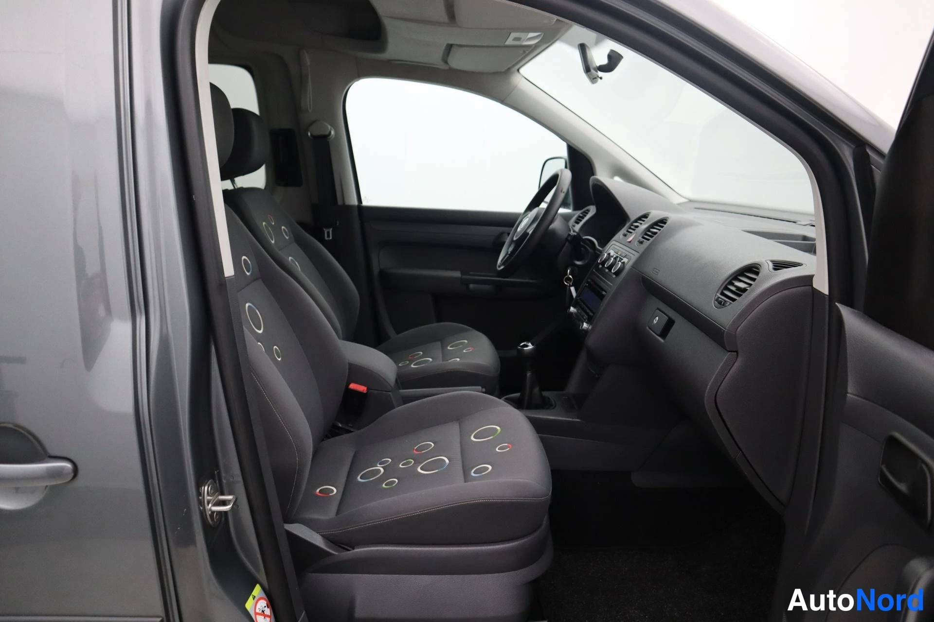 Harmaa Volkswagen Caddy 2011, kuva 23