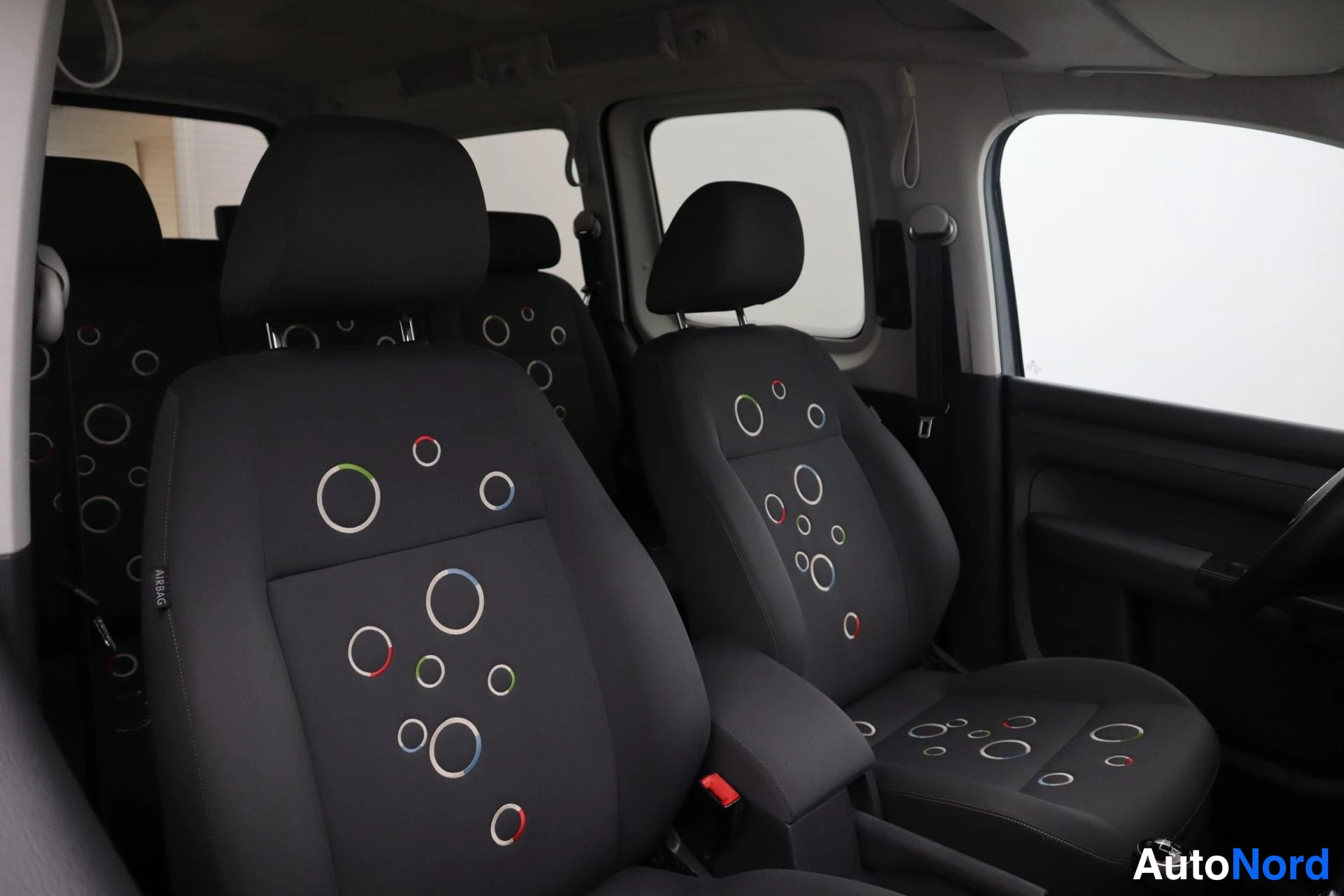 Harmaa Volkswagen Caddy 2011, kuva 24