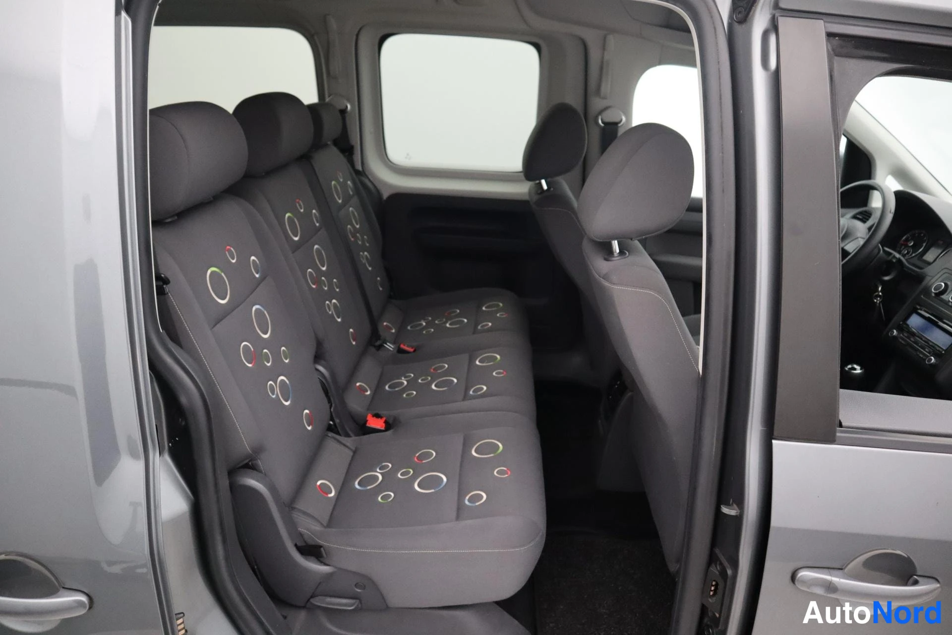 Harmaa Volkswagen Caddy 2011, kuva 26