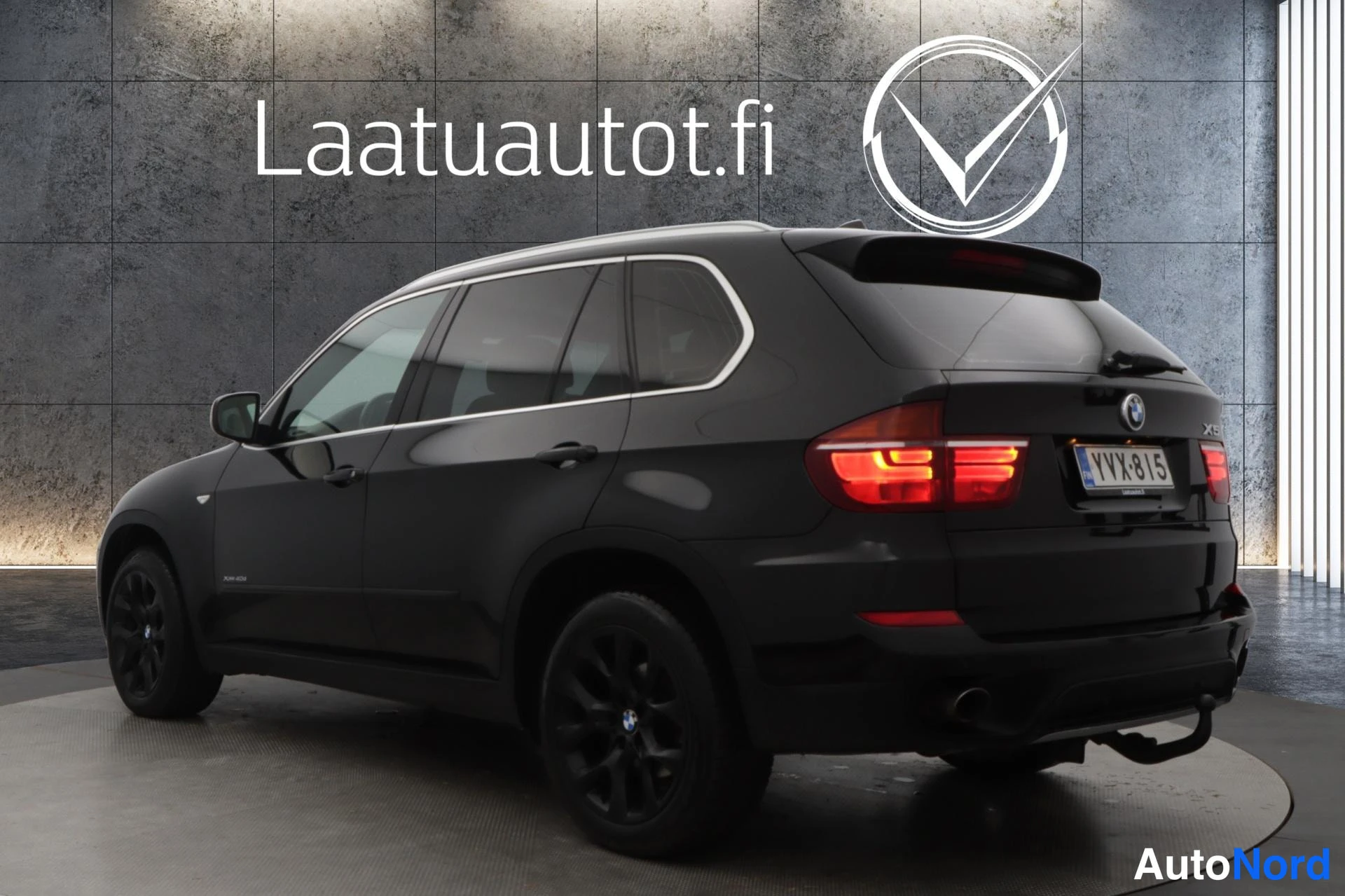 Musta BMW X5 2010, takaviisto, kuva 5