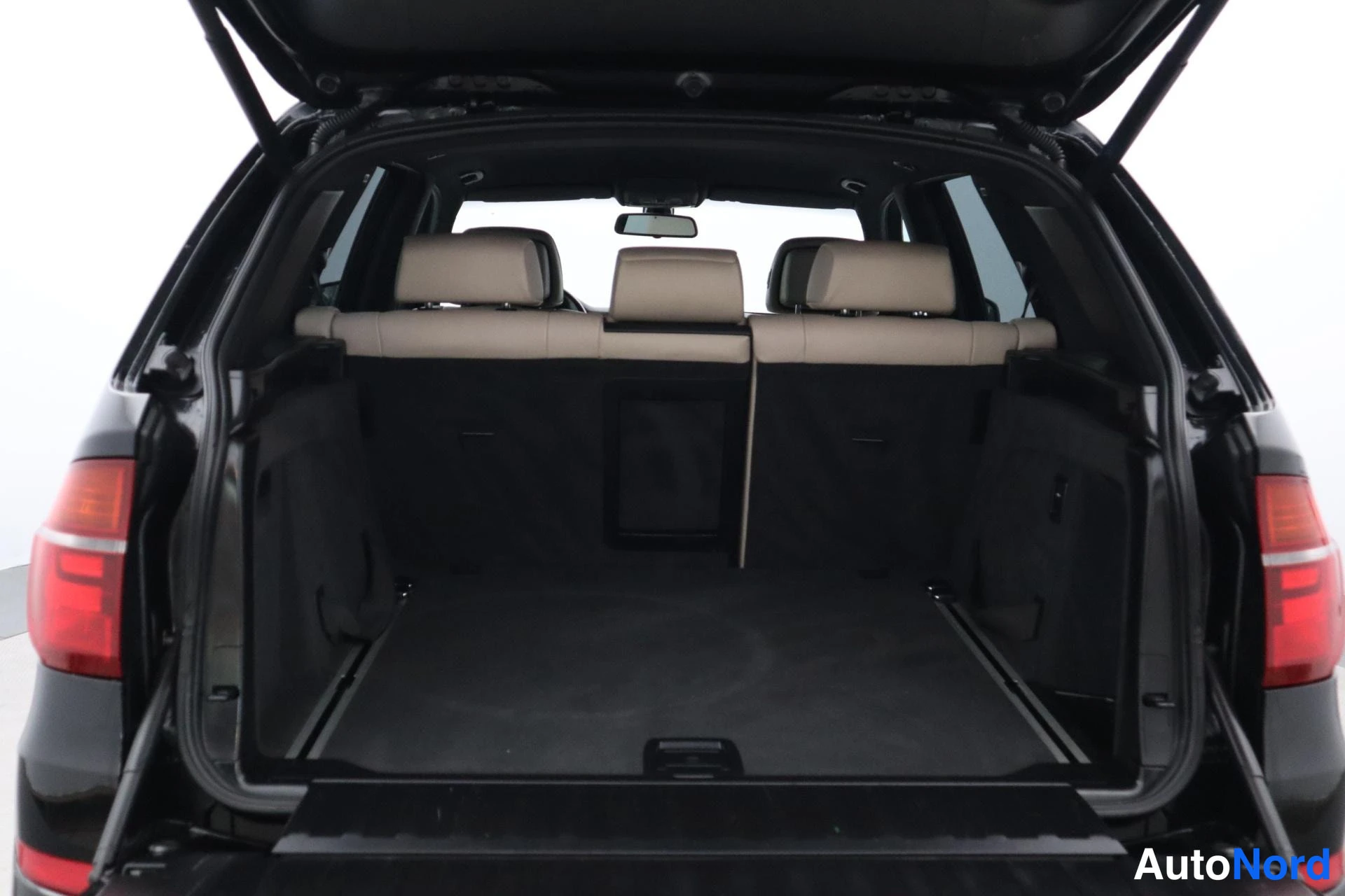 Musta BMW X5 2010, takaa, kuva 7