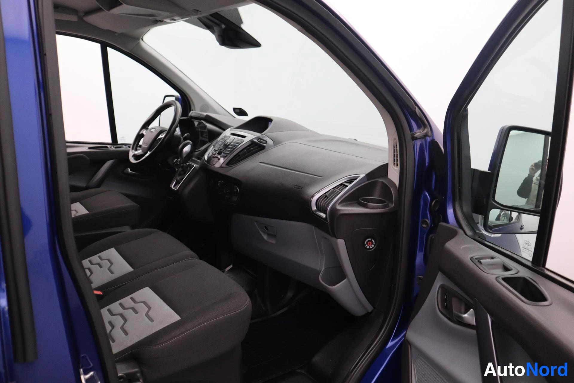 Sininen Ford Transit Custom 2017, kuva 24