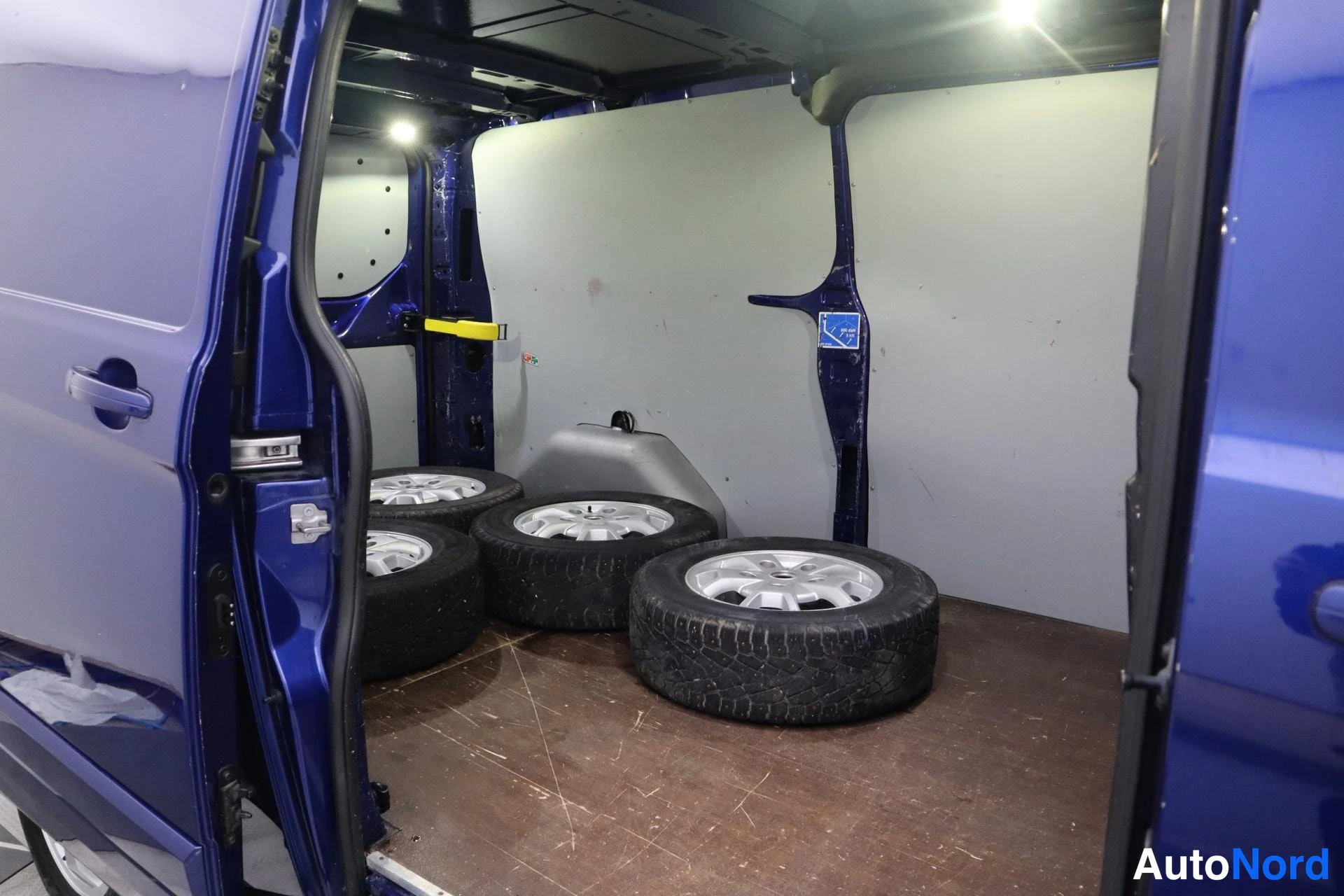 Sininen Ford Transit Custom 2017, kuva 27