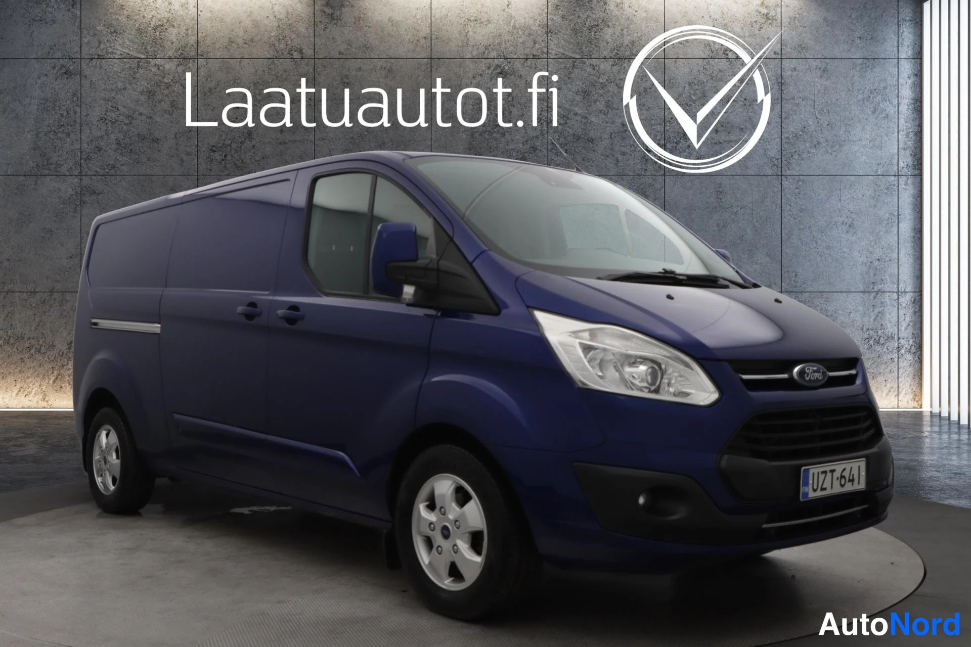Sininen Ford Transit Custom 2017, etuviisto, keula oikealle, kuva 2