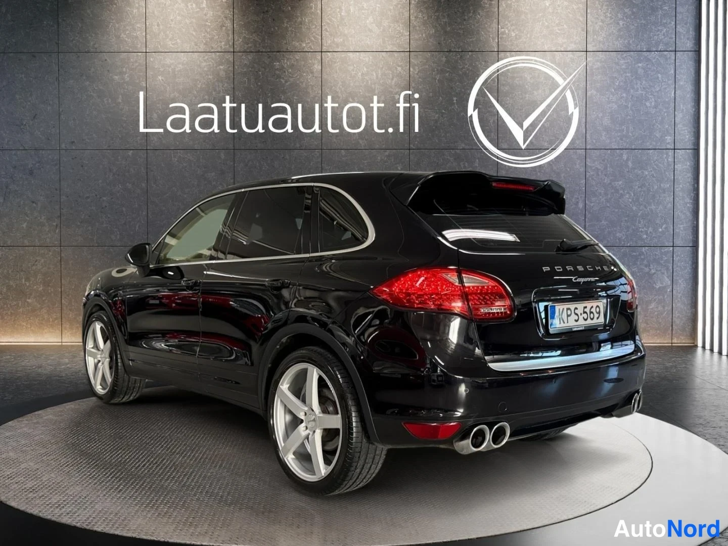 Musta Porsche Cayenne 2012, takaviisto, kuva 7