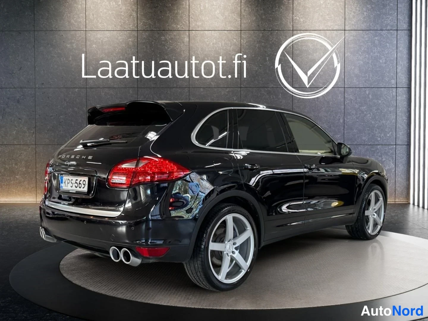 Musta Porsche Cayenne 2012, takaviisto, kuva 8