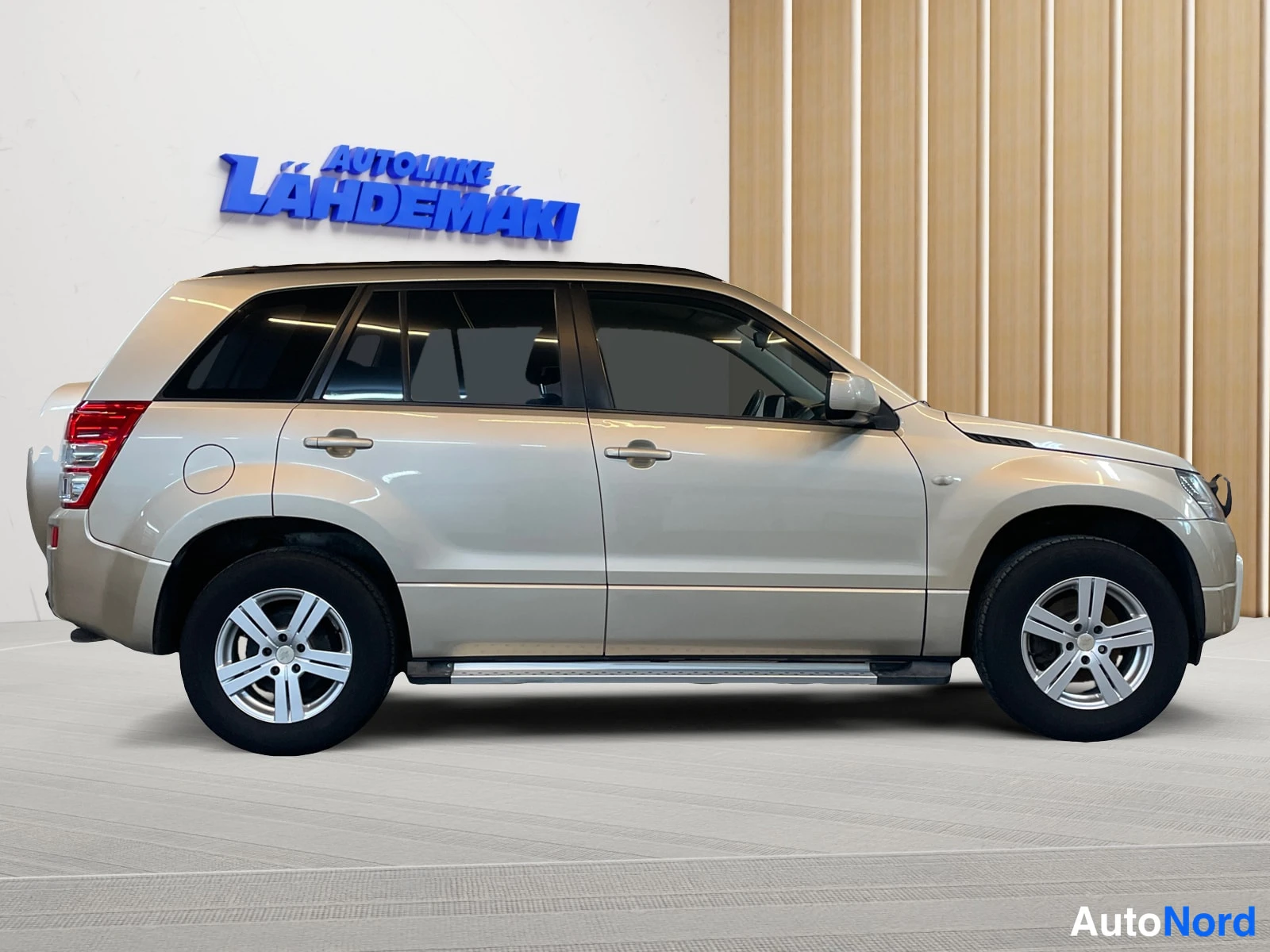 Ruskea Suzuki Grand Vitara 2007, sivulta, kuva 6
