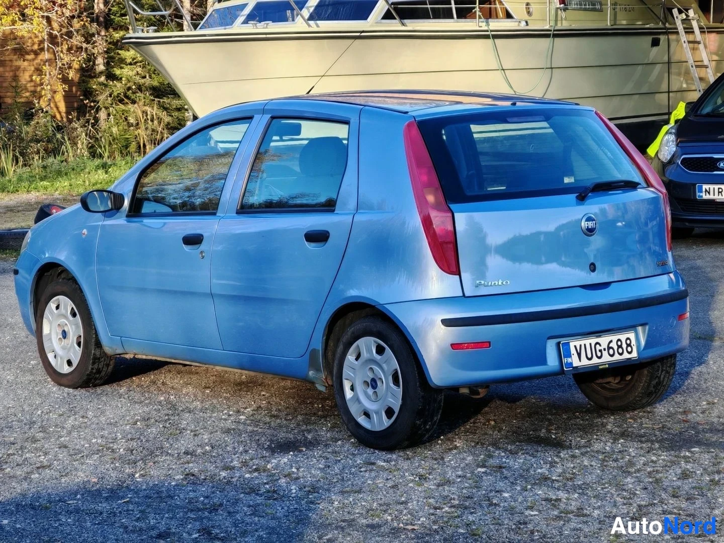 Sininen Fiat Punto 2005, takaviisto, kuva 4
