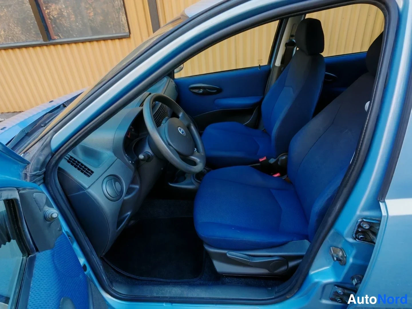 Sininen Fiat Punto 2005, kuva 5