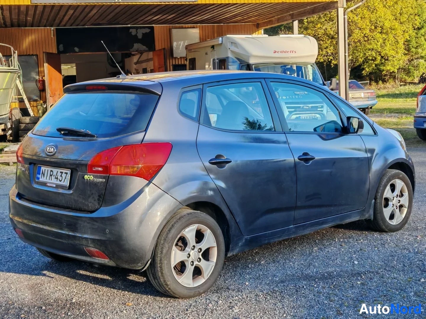 Copper Kia Venga 2012, rear three-quarter, photo 3