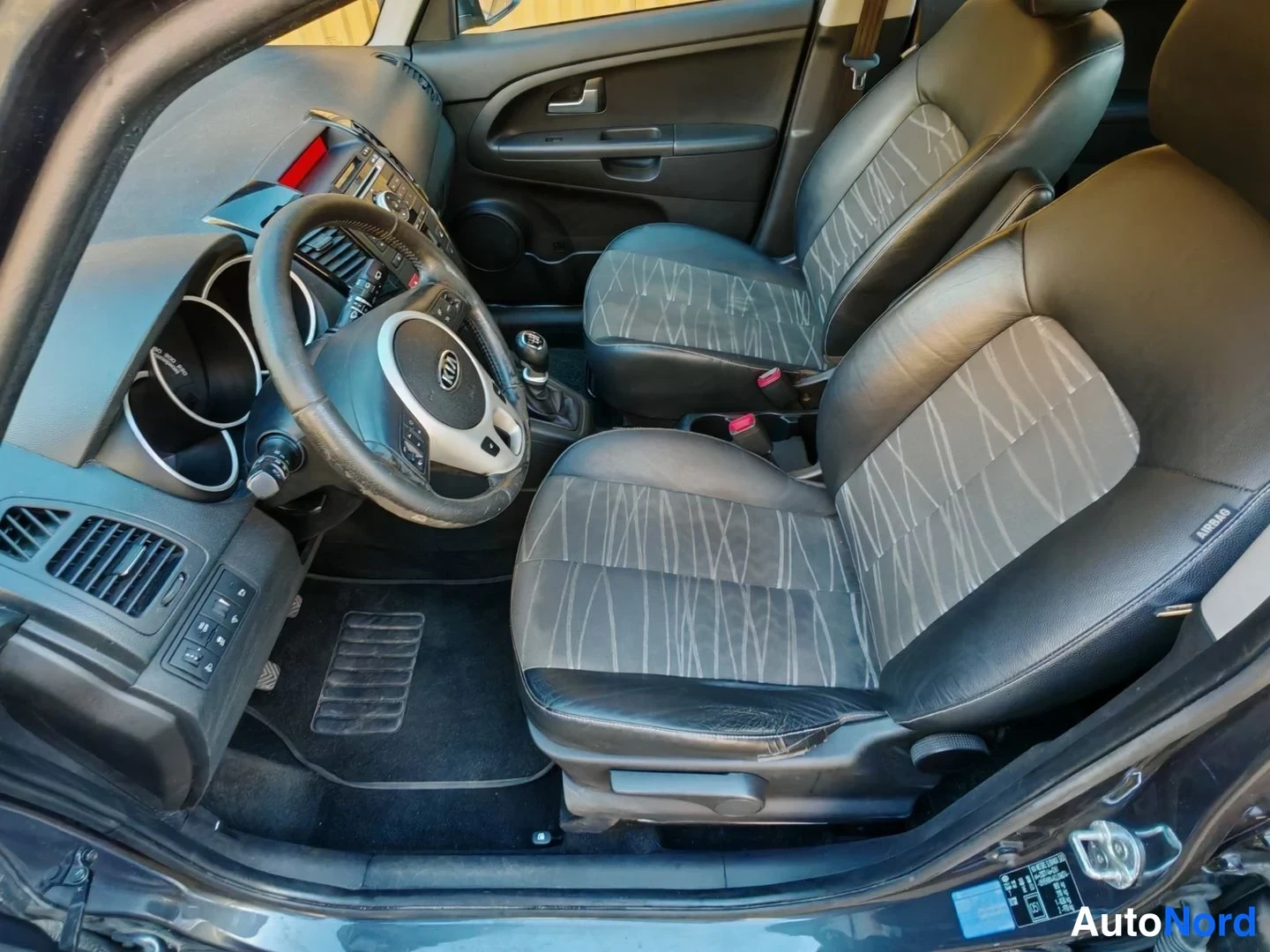 Copper Kia Venga 2012, photo 5