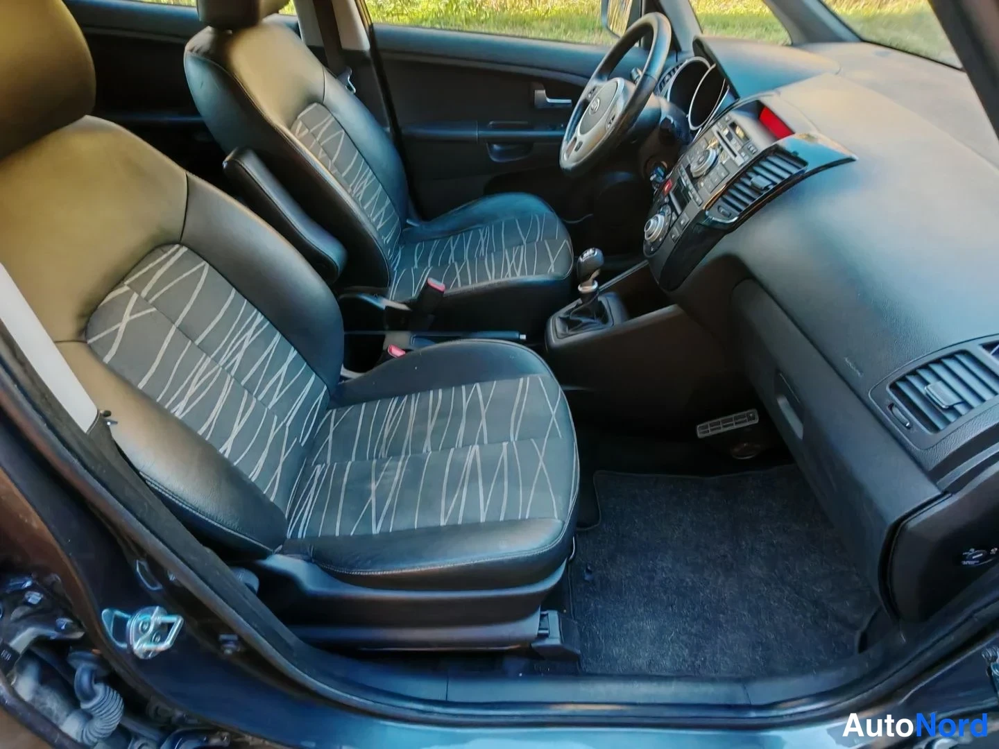 Copper Kia Venga 2012, photo 6