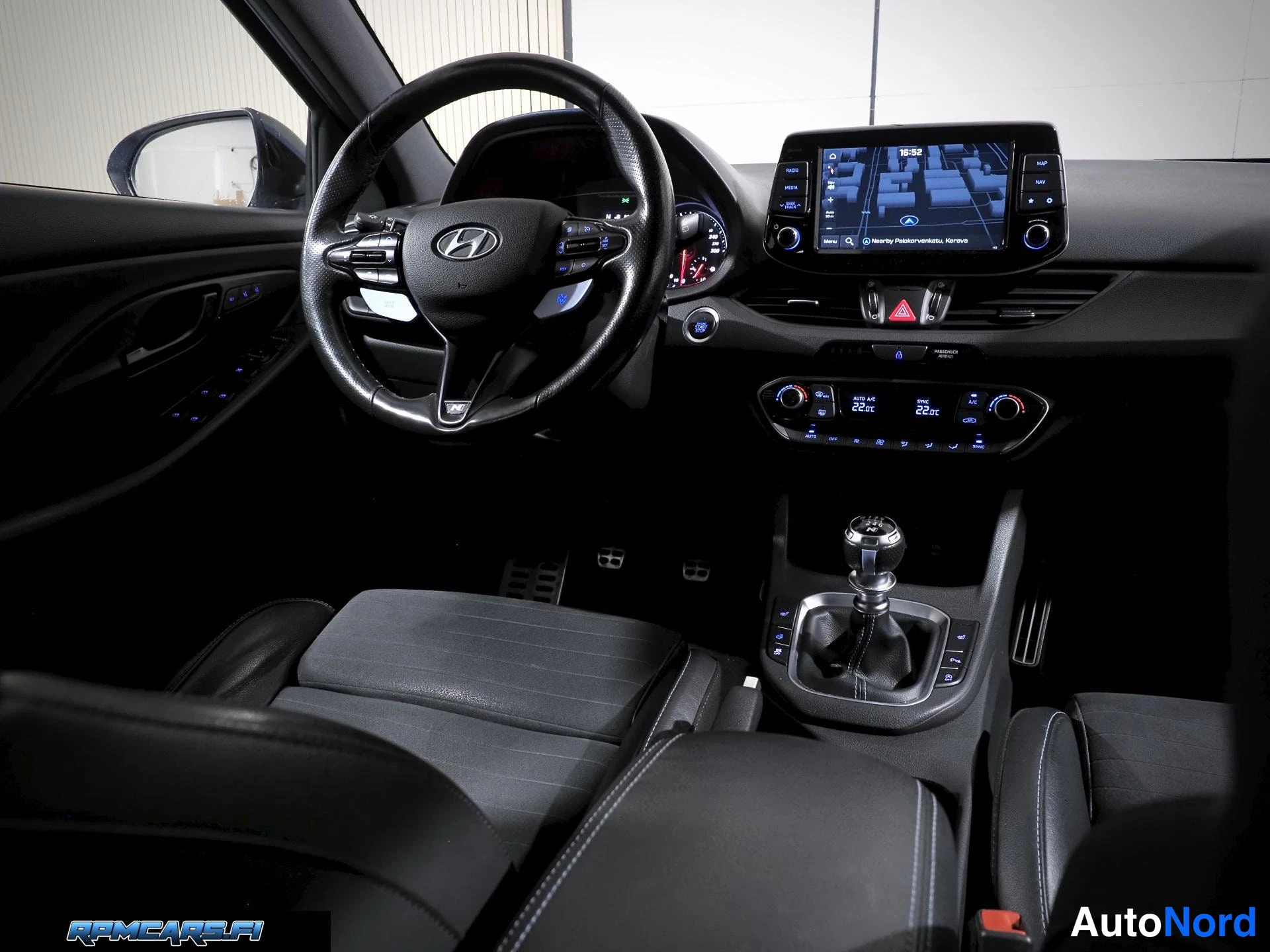 Sininen Hyundai i30 N 2018, etuistuimet, kuva 22