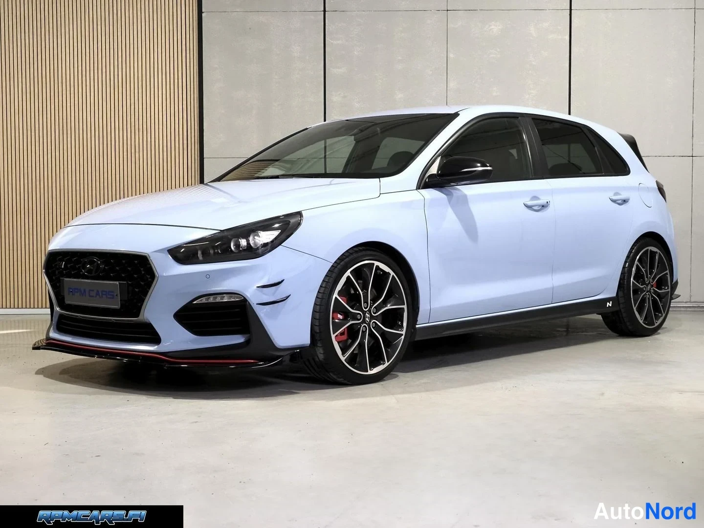 Sininen Hyundai i30 N 2018, etuviisto, keula vasemmalle, kuva 2