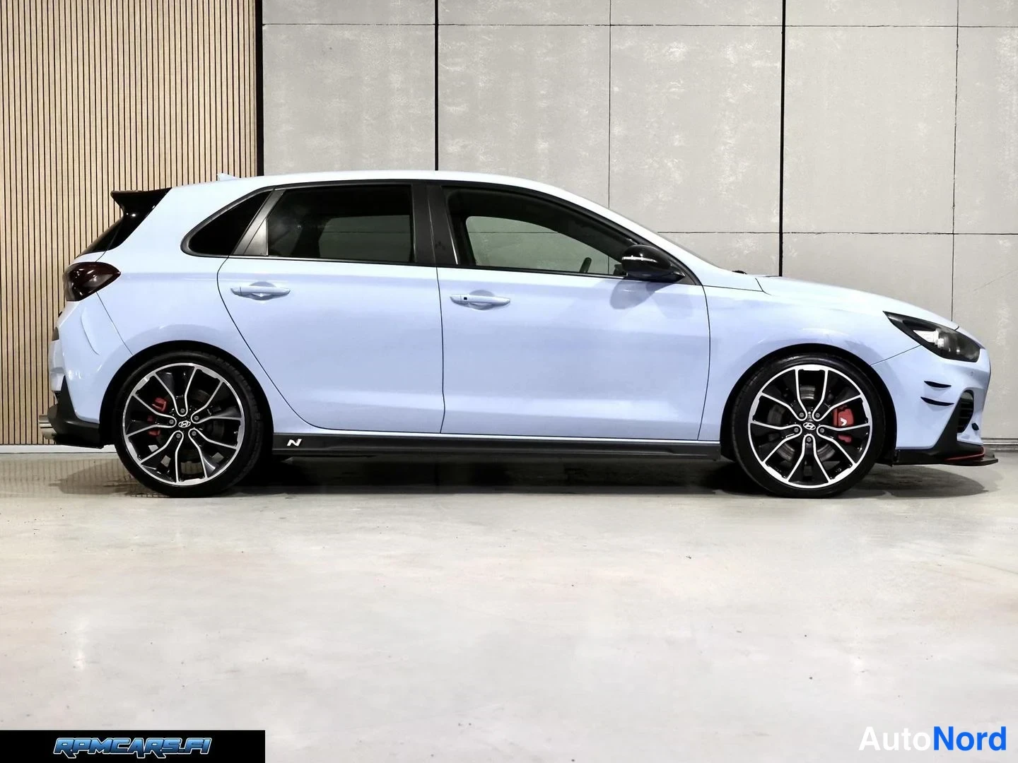 Sininen Hyundai i30 N 2018, etuviisto, keula oikealle, kuva 4