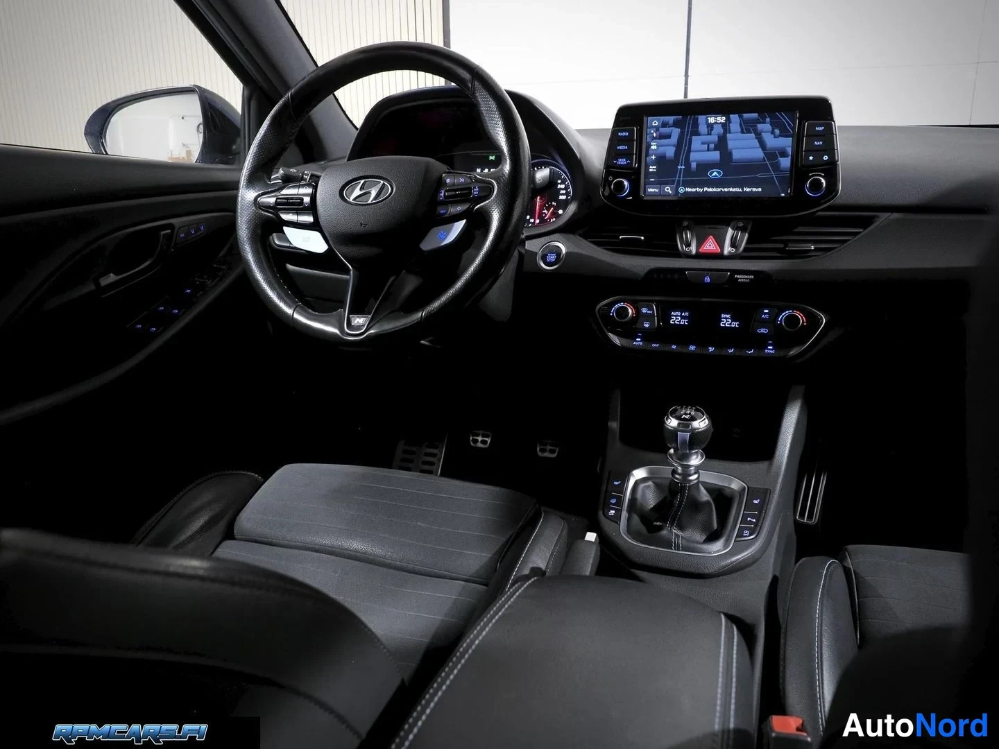 Sininen Hyundai i30 N 2018, ohjaamo, kuva 21