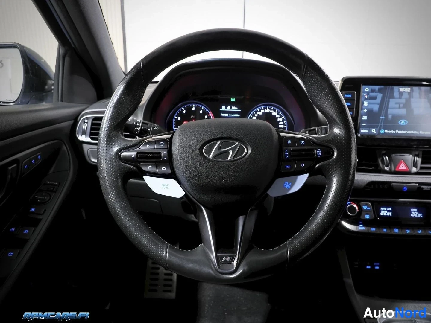 Sininen Hyundai i30 N 2018, yksityiskohta, kuva 40