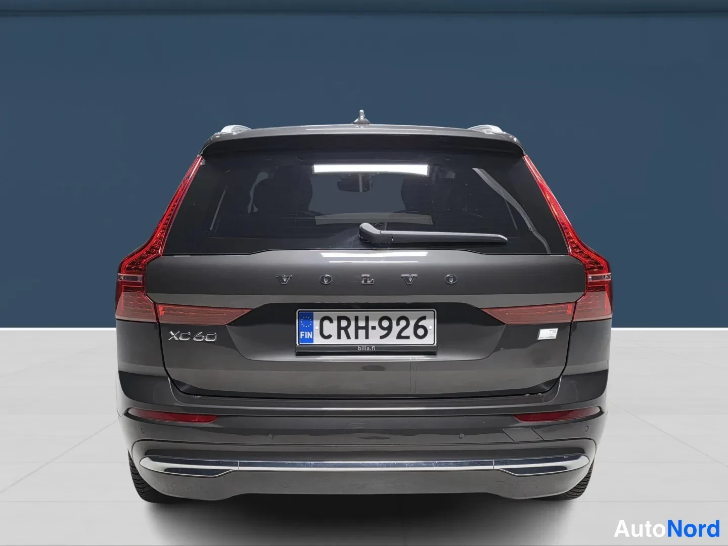 Harmaa Volvo XC60 2023, takaa, kuva 8