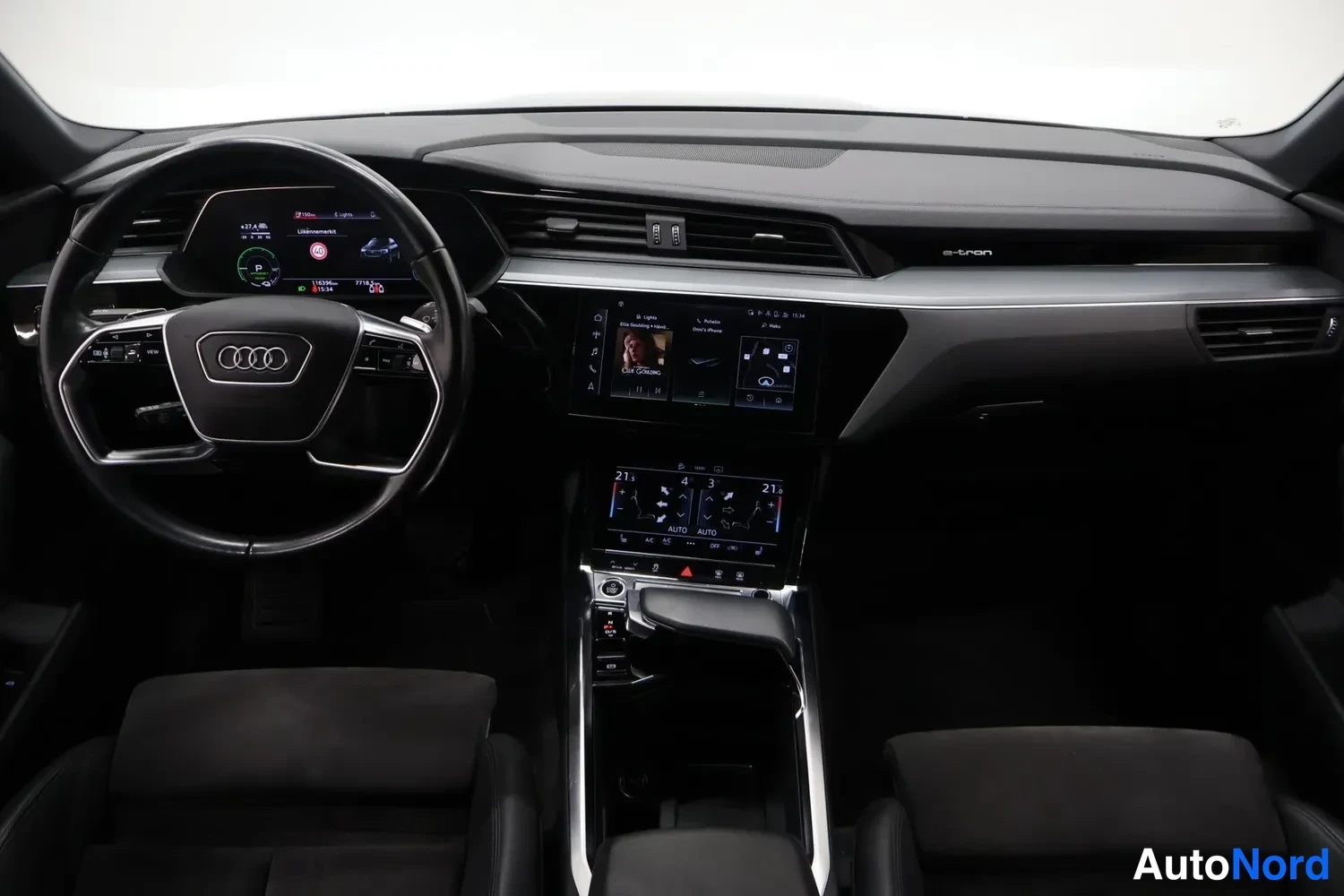 Sininen Audi e-tron Sportback 2021, kuva 12