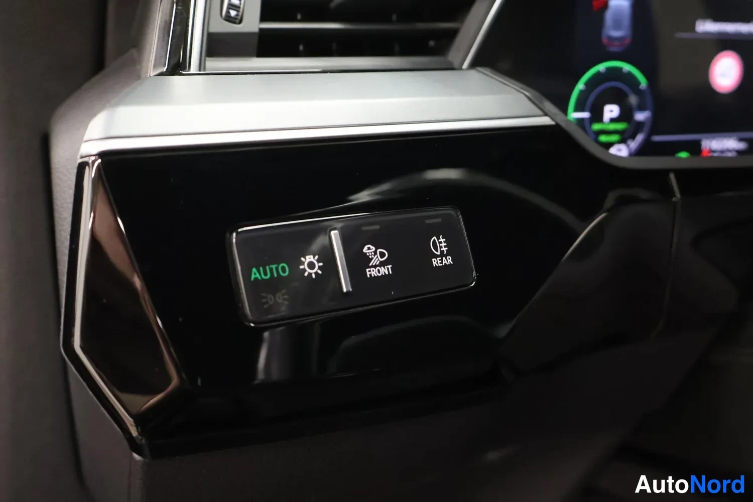 Sininen Audi e-tron Sportback 2021, kuva 13