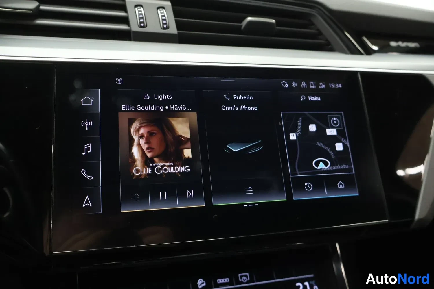 Sininen Audi e-tron Sportback 2021, kuva 17