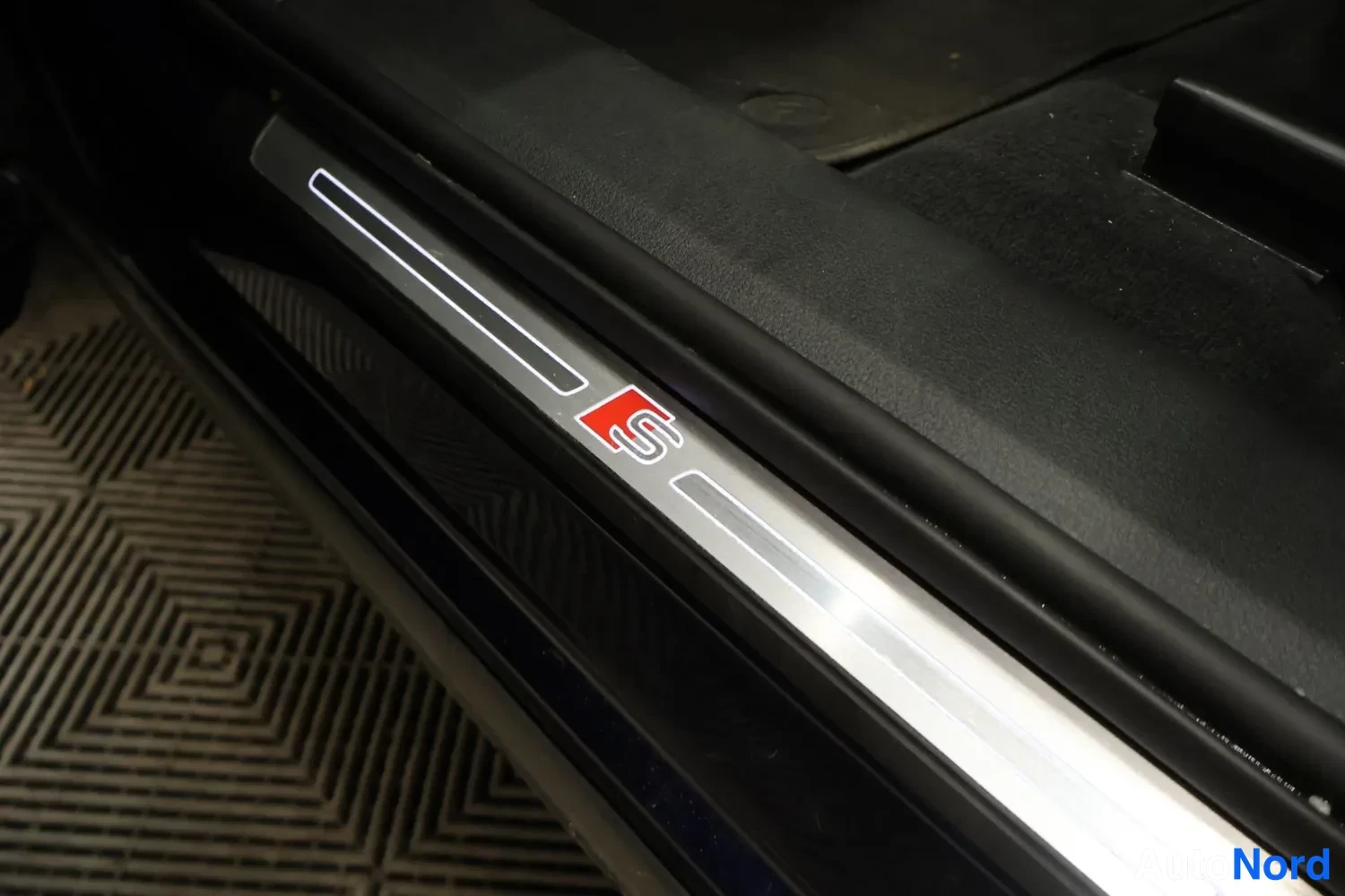 Sininen Audi e-tron Sportback 2021, kuva 22