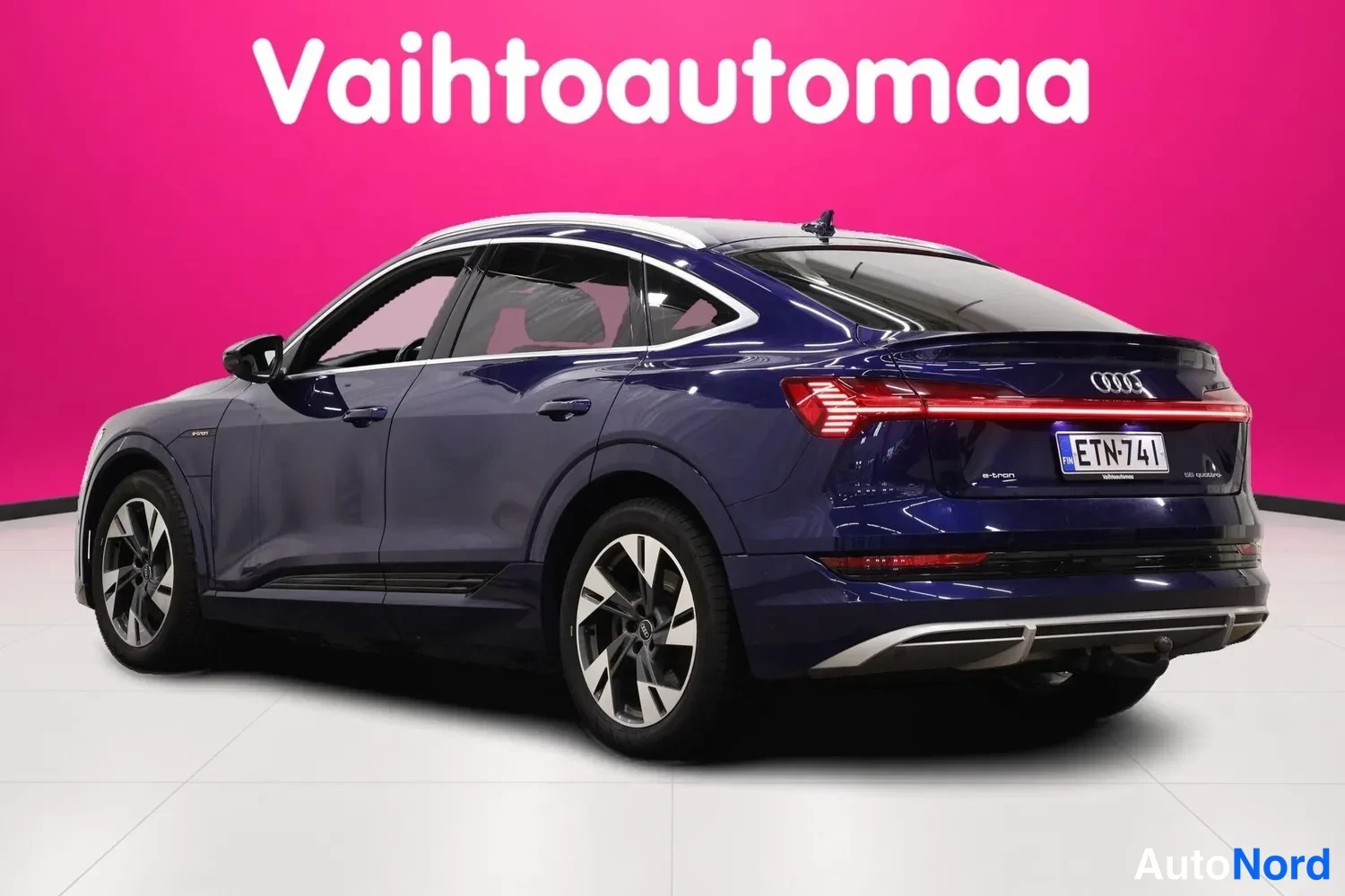Sininen Audi e-tron Sportback 2021, takaviisto, kuva 4
