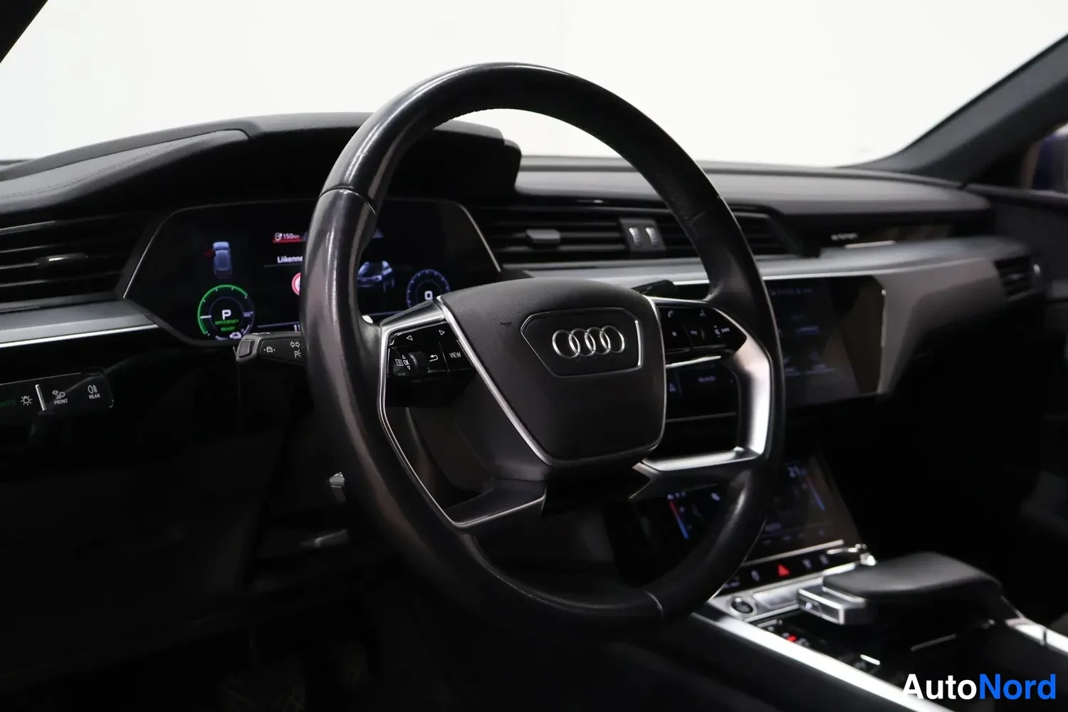 Sininen Audi e-tron Sportback 2021, kuva 10